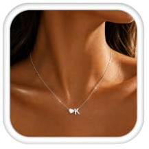 LOLIAS Silber Kette mit Buchstaben Namenskette Personalisierte Mädchen | Halskette Damen Edelstahl Mit Kleinem Herz Buchstaben Anhänger Beste Freundin Geschenk Schmuck A-Z
