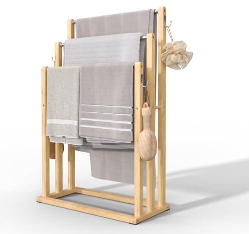 VOUNOT ® Porte-Serviettes autoportant sur Pied Support à 3 Niveaux en Bambou Rangement Stable avec Crochets pour Serviettes de Bain et Accessoires Idéal à Côté de la Douche Baignoire ou Lavabo