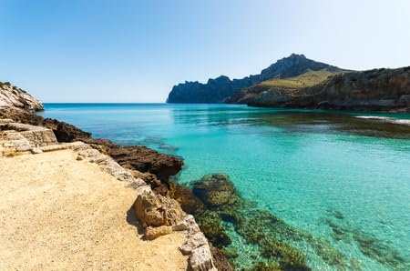 Holz-Bild 90 x 60 cm: Türkisfarbenes Wasser am Strand von Cala San Vicente, Insel Mallorca, Spanien (93929451)