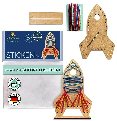 mikiprojekt® Stickset für Kinder Rakete - Komplettset für sicheres Gelingen -made in Germany- entwicklungsförderndes Sticken Set aus unbedenklichem Naturmaterial - Stickbilder Holz – Plastikfrei