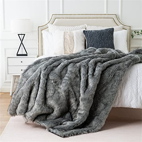 Graue Kunstfell-Überwurfdecke, weich und gemütlich, dekorative Decke für Bett oder Sofa, warme und flauschige Kunstfelldecke für den Winter, 130 x 170 cm