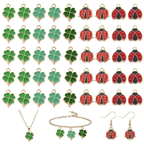 Qaestuan 45 Stück Kleeblatt Marienkäfer Anhänger, Grün Vierblättrige Charms, Rot Ladybug Emaille Charme, Glücksbringer Schlüsselanhänger Set, Mini Verzierungen, DIY Basteln Schmuck Ornamente