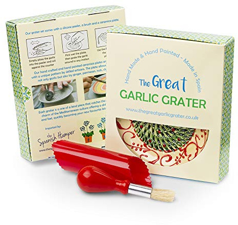 Garlic Grater Plate Set with Brush and Peeler, (#Ref11). Cream Plate with Green Rim and Red Scroll Pattern. Handmade and Hand Painted in Cordoba, Spain.