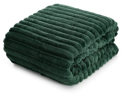Design91 Kuschelige Decke mit Streifenmuster, Weiche Kuscheldecke, Soft, Gestreifte Sofadecke, Flauschige Wohndecke, Steppdecke, MIKROFASER (Grün, 150 x 200 cm)