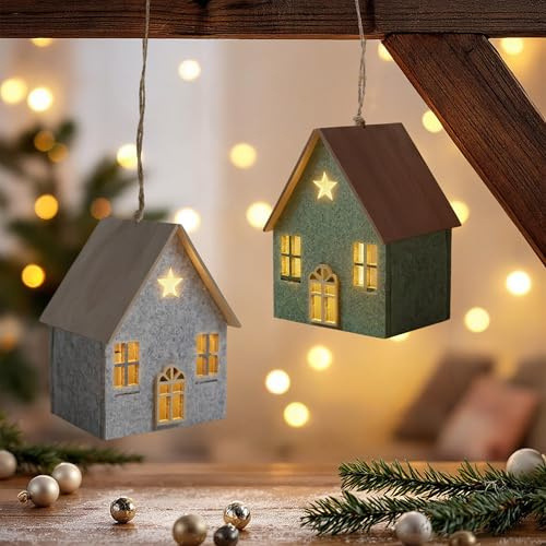 Spetebo LED Filz Haus zum Hängen mit Holzdach 2er Set, 12x9 cm | Inklusive Batterie, Warm weiß beleuchtet, Weihnachtsdorf Deko, Tischdeko Anhänger