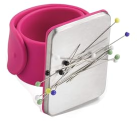 Magnetisches Silikon-Armband,1PCS Armnadelkissen magnetisch, quadratisches mit Silikon-Armband- Magnetisch Nadelkissen Armband, für DIY-Stickerei-Haarspangen,rot