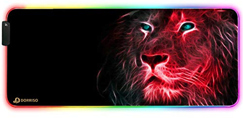 DORRISO RGB Gaming Mauspad 900x400x4 mm XXL Große Mousepad Fransenfreie Ränder Wasserdicht Tischunterlage Matte Office rutschfest Matte für Computer PC Professionelle Gamer Gaming Mousepad Roter Löwe