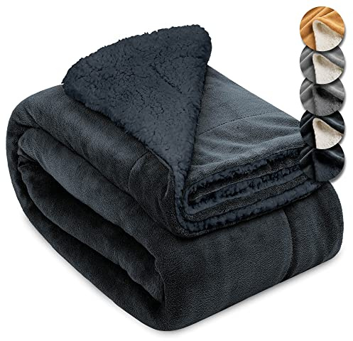 Beautissu Sherpa Täcke Filt 150x200cm Alina XXL Soffilt Antracit/Antracit – Tjockt Vintertäcke Fluffig Filt, Sofftäcke, Fleece-pläd Varmt Täcke med Shearling-look