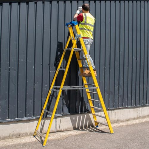 Trade Master Pro® Fibreglass Platform Step Ladder | Electricians Ladder | Non Conductive up to 30,000V | Non-Slip Feet | Painting & Decorating | EN131 Pro Certified | 1.49m Platform Height | 7 Steps