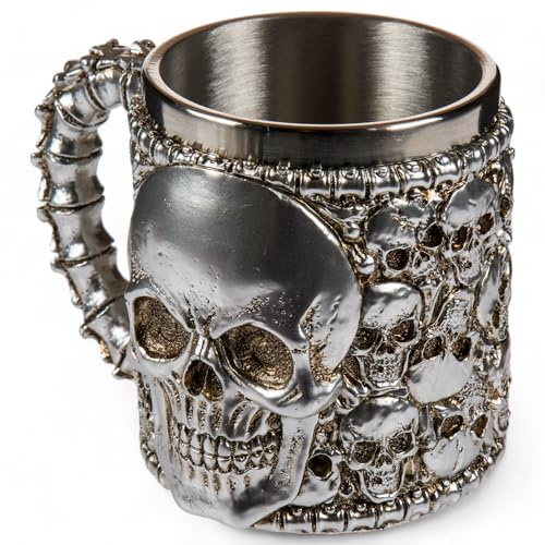 MIJOMA 3D Totenkopf Henkelbecher, Kunststein und Edelstahl, 16x11 cm, 400 ml – Perfekter Halloween Kaffeebecher oder Bierkrug, Gothic und Mittelalter Deko (silberfarben - Skulls Allover)