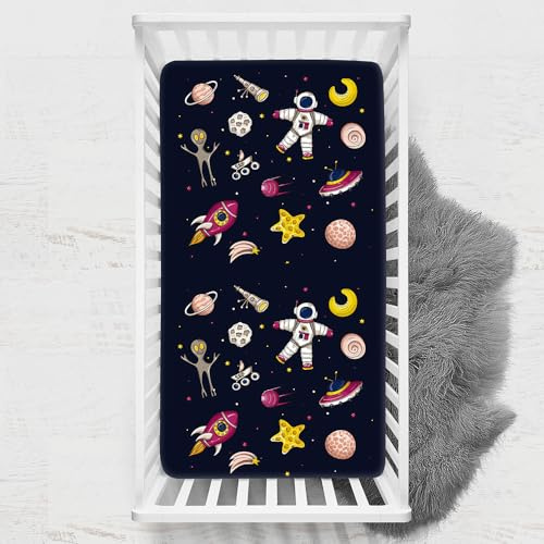 Odot Spannbettlaken für Kinderbett, Universum Druck Kinderwagen Matratzenbezug, Weiche Babybett Spannbetttuch Stubenwagen Bezug, Beistellbett Spannbettlaken (70x140 cm,Rakete)