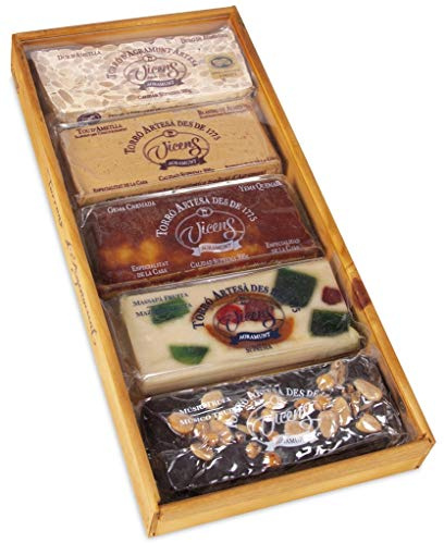 Caja de Madera con tapa de metacrilato con 5 barras de turrón artesano de 300gr