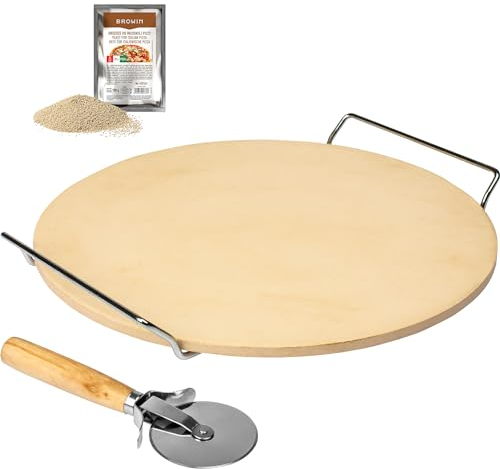 BROWIN® Runder Pizzastein 312009 | Durchmesser 33 cm | Hochwertiger Keramikstein zum Pizzabacken und Brot im Ofen + Inklusive Griff | Komplettes Set mit Pizzaschneider und Trockenhefe