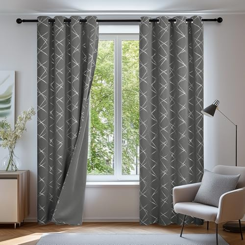 Deconovo Verdunkelungsvorhang Vorhang Blickdicht mit Ösen Vorhänge Kinderzimmer Thermogardinen, 183x140cm(HöhexBreite), Würfel Schwarz, 2er Set