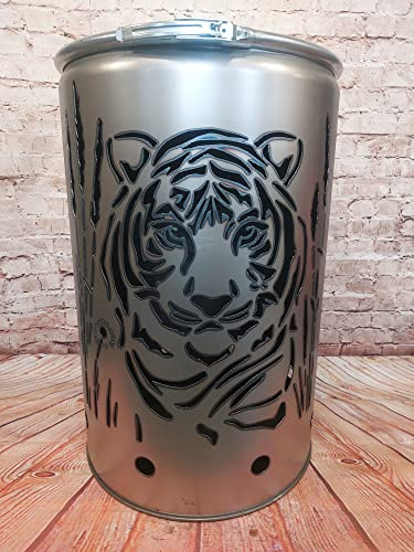 Fuchsbau Feuertonnen Réservoir à feu avec motif tigre - Fabriqué à partir d'un nouveau baril d'huile - Cheminée spéciale pour jardin et terrasse - Brasero haut aspect rouille - 90 x 60 cm