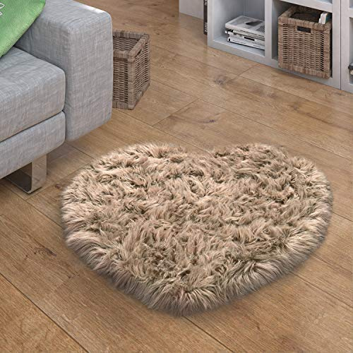 Paco Home Kunstfell Fellteppich Imitat Sitzkissen Herzform Rund Verschiedene Formen, Beige, Grösse:80x75 cm Herz-Form
