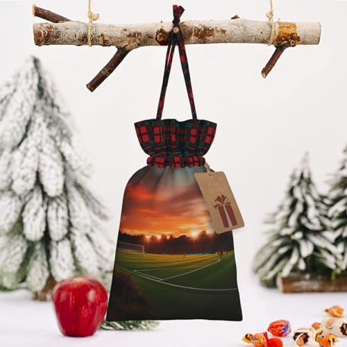 RLDOBOFE Weihnachtsgeschenktasche mit Sonnenuntergang, schöner Fußballfeld-Druck, Weihnachts-Geschenktasche, wiederverwendbar, Geschenktüten mit Geschenkanhänger, Stoffsäcke, für Weihnachten,