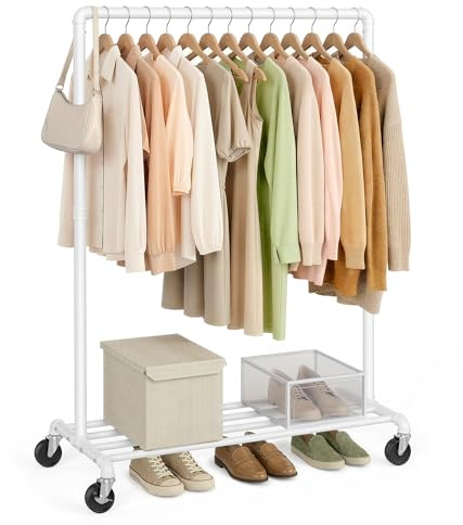 SONGMICS Stand Appendiabiti in Metallo, Attaccapanni con Ruote e Ripiano, Portata fino a 90 kg, Design Industriale, per Camera da Letto, Cabina Armadio, Bianco HSR061W01