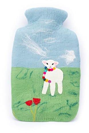 feelz - Wärmflasche Lamm, süße Bettflasche mit kleinem Lämmchen auf einer Wiese aus 100% Wolle (Merino), Handarbeit, Fairtrade (Groß - 1,8l - Bezug mit Innenflasche)