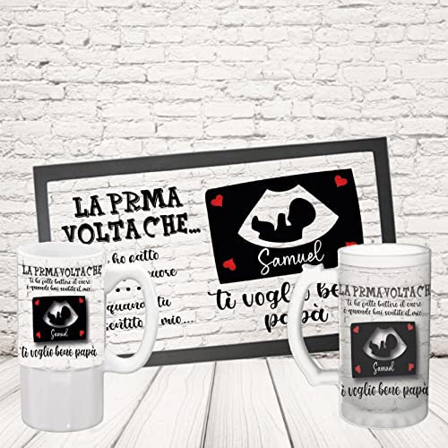 Kit Barman COPPIA TAPPETINO per BANCONE da BAR PIÙ BOCCALE “PRIMI PASSI CON NOME” Bicchiere BIRRA IN CERAMICA O VETRO SATINATO PERSONALIZZABILE idea regalo per Papà