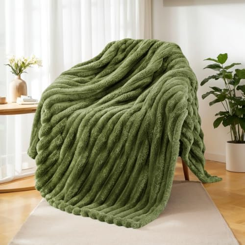 Exclusivo Mezcla Kuscheldecke Flauschig Flanell Decke 130 x 150 cm | Atmungsaktiv, Leicht, Weich, Sofadecke Tagesdecke Bettüberwurf Wohnedecke für Ganzjahreszeit, Olivgrün