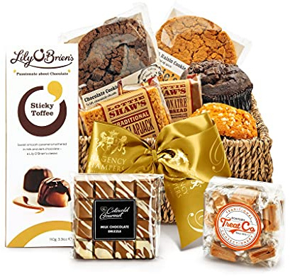 Luxury Muffin Hamper - Luxury Food Gift Basket with Flapjacks, Shortbreads, Tulip Muffins, Chocolate Bars - Sweet Gift Basket for Families, Couples, from Regency Hampers
