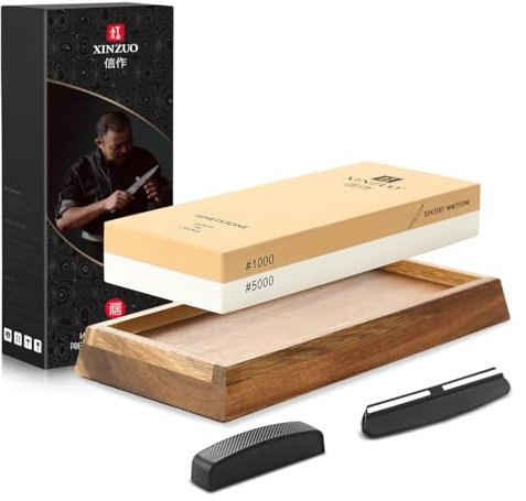 XINZUO Piedra de Afilar de Grano de Doble Cara de 1000/5000, Profesional Afilador Cuchillos 2-en-1, Juego de 4 piezas -con Base Antideslizante y Guía de Ángulo y Piedra de Aplanamiento de Diamante