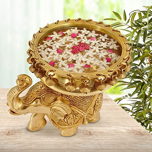 Kartique Traditionelle Urli auf Elefant aus Messing mit Glocken für Heimdekoration, Blütenblätter in Wasser, goldfarben, Höhe 17,8 cm