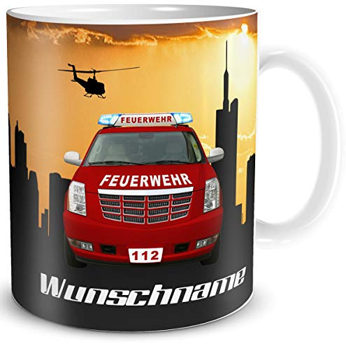 TRIOSK Feuerwehr Tasse mit Namen - Personalisierte Kaffeetasse mit Feuerwehrauto & Wunschname - Lustiges Geschenk für Feuerwehrleute, Feuerwehrmänner & Feuerwehrfrauen - Keramik 300 ml