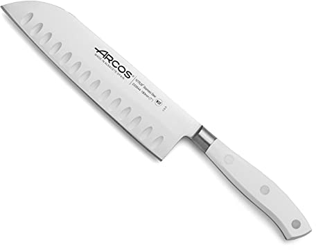 Arcos Coltello Santoku Forgiato in Acciaio Inossidabile – Coltello Giapponese Affilato per Tagliare Carne, Pesce e Verdure – Manico Ergonomico in Poliossimetilene, Lama da 180 mm – Riviera Blanc