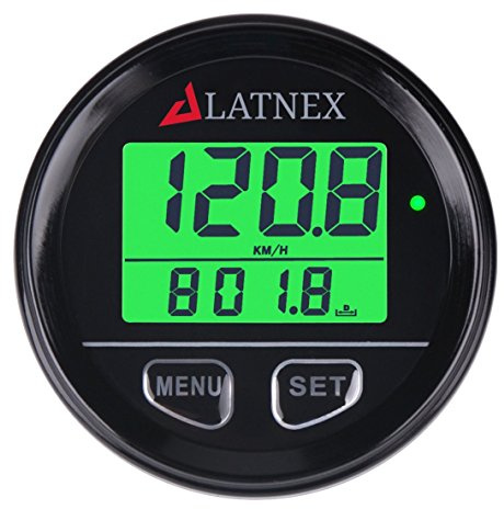 LATNEX GPS-Tachometer, universell, wasserdicht, grüne Digitalanzeige, Uhrfunktion, Spannungs- und Satellitenpositionsmessung, Genauigkeit ±1 km/h, IP65