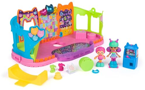DREAMWORKS GABBY'S DOLLHOUSE - Partyraum Spielset, Skate-Park Dachgeschoss Zimmer mit Gabby und Marty-Figur, Möbeln und Zubehörteilen, ab 3 Jahren
