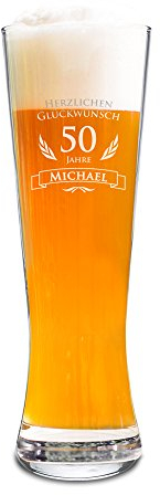 AMAVEL Weizenbierglas mit Gravur - Herzlichen Glückwunsch zum Geburtstag - Personalisiert mit Namen und Alterszahl - 0,5l - Geburtstagsgeschenk für Männer zum Geburtstag - Geschenk Geburtstag Mann