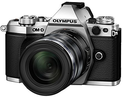 Olympus E-M5 Compact Hybride Ecran LCD 3 (7,62 cm) 16,1 Mpix Argent + Objectif 12-50 mm