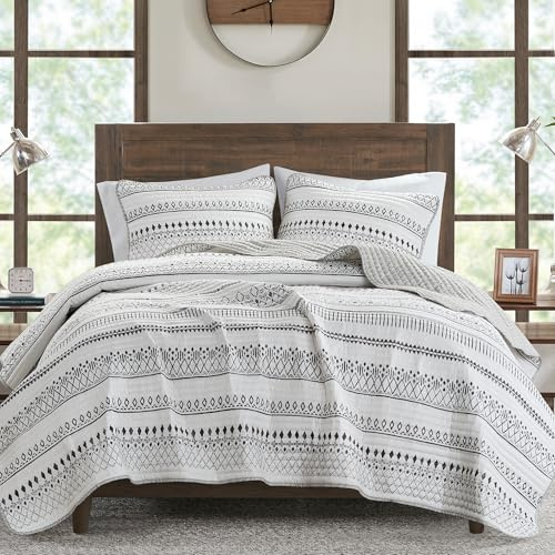 Madison Park King Quilt Set - Southwestern Boho Reversible Seersucker Coverlet - Channel Quilting - All Season - Soft Microfiber - Ivory/Black 3 Piece