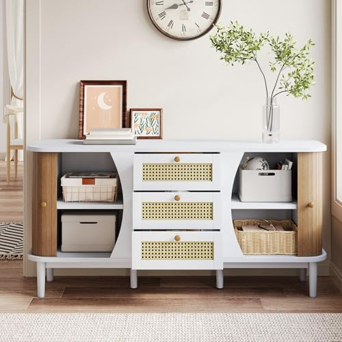 PUGSDRLY Buffet Cuisine Salon 140.5x40x76cm,Commode Chambre,Rangement Cuisine avec 3 Tiroirs de Style Rotin,2 Portes Coulissantes,Étagères Réglables,Plateau Incurvé,pour Salon,Chambre(B-Naturel)
