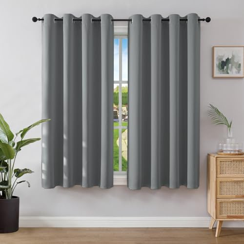 Joydeco Verdunkelungsvorhänge Hellgrau mit Ösen 2er Set H 137 x B 117 cm, Kurze Vorhänge Blickdichte 137 cm Lang für Küche Schlafzimmer