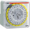 VEMER VP885800 Elektromechanisch Zeitschaltuhr mit Steckreitern mit Wochenprogrammrung, Schalttafel, Wand- oder DIN-Schienenmontage, Grau