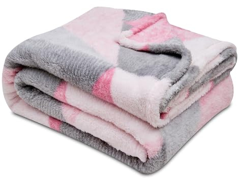 VELVETIO Teddy Fleece Geometric Throw 130 x 180cm, Cuddly & Fluffy Lightweight Sofa Bed Blanket, Extra Large Thermal Warm Triangle Shapes Throws, Blush Pink/Grey