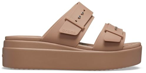Crocs kvinnors Brooklyn-spänne låg kil träsko, Latte, 41/42 EU