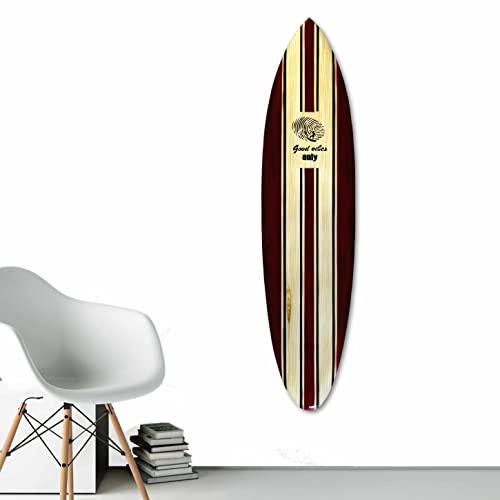 Dekorativ surfbräda i mangoträ handgjord på Bali. Bohemisk väggdekoration att hänga i sovrummet, vardagsrummet. Dekor presentidé vid havet, sommar, Hawaii, vintage (Good Vibes)