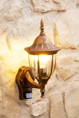 HOFSTEIN Außenwandleuchte Ribadeo mit Bewegungsmelder, Außenwandlampe aus Metall/Glas in Braun-Gold/Klar, moderne Wandleuchte im Retro/Vintage/Landhaus-Design, E27, IP44, Eingangsbereich, Haustür, Hof