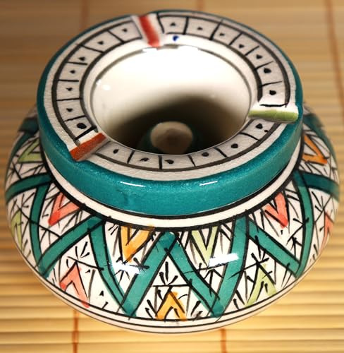 Marokkanischer Aschenbecher, grün, geometrische und Berbermotive, handgefertigt und handbemalt, geruchsdichter Deckel