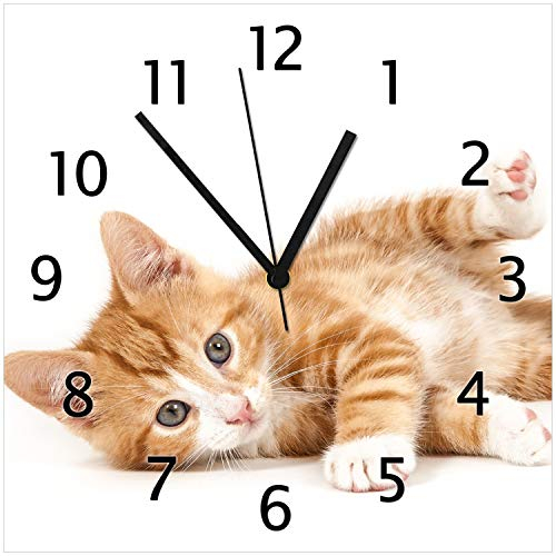 Wallario Design-Wanduhr Süße Katze mit großen Augen - rot weiß getigert aus Glas, Motiv-Uhr Größe 30 x 30 cm, Schwarze Zeiger