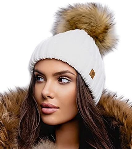 4sold Damen Winter Strickmütze – warme Beanie mit Kunstfell-Bommel – handgefertigt in Polen, italienisches Acryl, weich & atmungsaktiv, viele Farben, One Size