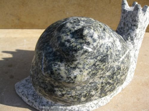 Natursteinzentrum Rhein Main Schnecke aus Granit Größe 20 cm