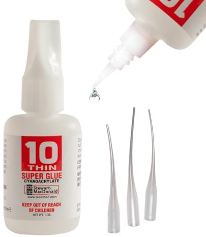 StewMac SuperGlue Thin, Cianoacrilato Fluido de Secado Rápido 30 ml | Viscosidad baja que penetra grietas capilares y fija trastes; incluye boquillas de precisión para dosificar sin excesos.