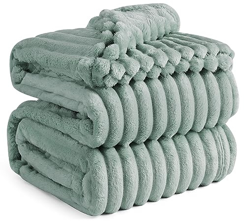 BEDSURE Kuscheldecke 230x270 Zimmer Deko - Tagesdecke, Grün | Geschenke für Frauen, Weich Sofadecke & Wolldecke, Warme Grobe Korddecke für Couch, Schlafzimmer & Wohnzimmer,Waschbar