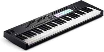 Novation Launchkey 61 [MK4] – USB/MIDI-Controller-Keyboard mit 61 halb gewichteten Tasten und DAW-Integration. Akkord-/Skalenmodi, 8 Drum-Pads und Arpeggiator. Inkl. Musikproduktions-Software-Bundle