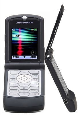 Motorola V3 Mobile Phone - Vodafone prepay - Black- Free Weekends Offer*